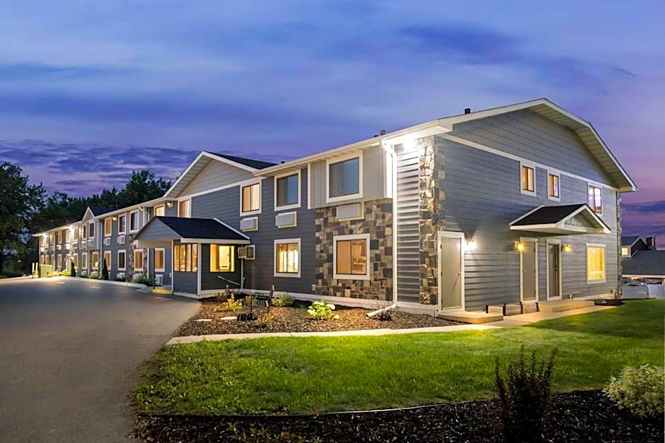 Super 8 by Wyndham Alexandria MN