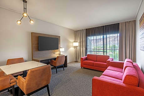 Double Double Junior Suite with Mountain View