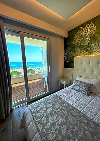 Deluxe Double or Twin Room with Sea View