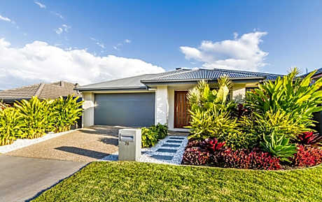 Charming 3BR House in the Heart of Dakabin