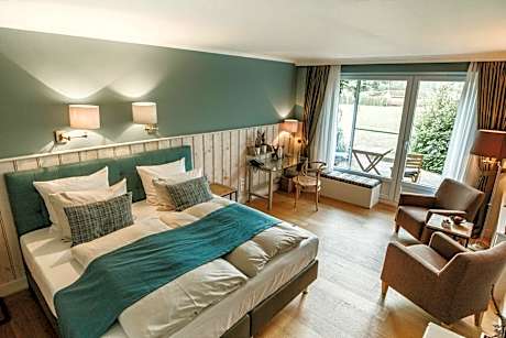 Junior Suite with Lake View