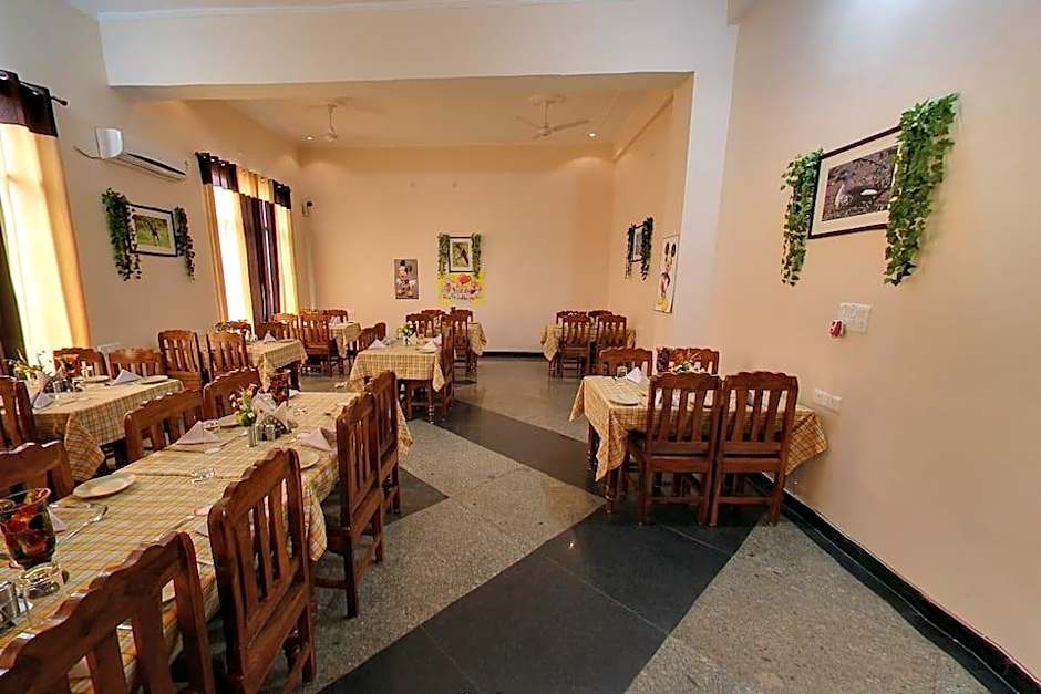 Geetanjali Hotel & Motel