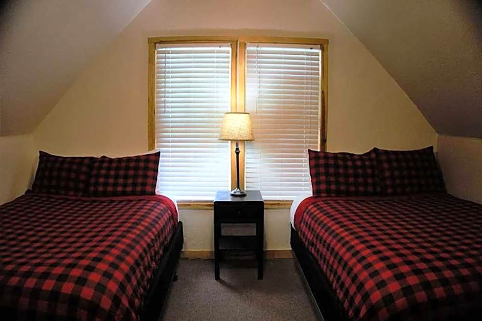Shaver Lake Village Hotel