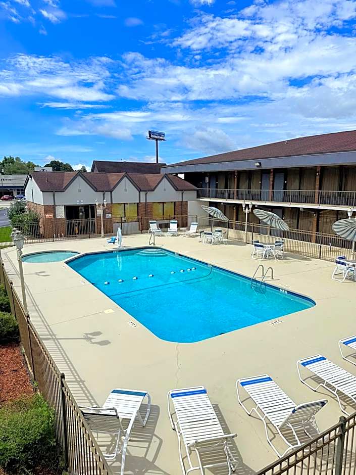 Quality Inn Asheville Airport