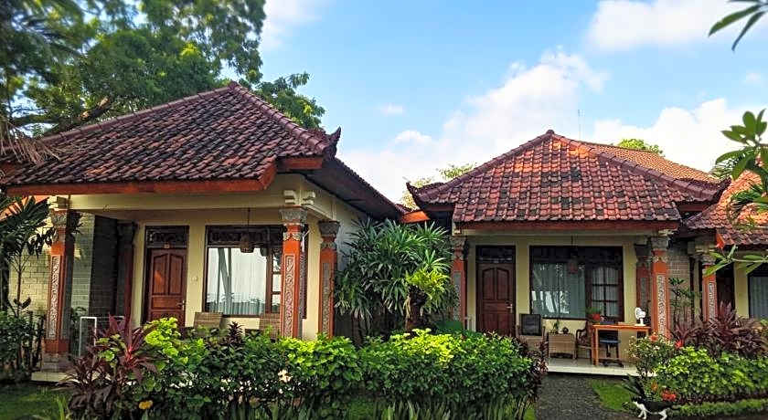 Lovina Beach Hotel