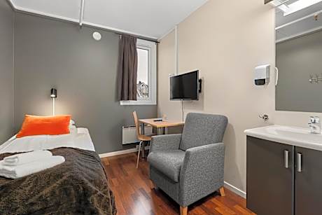 Single Room with Shared Bathroom