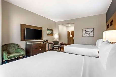 2 Queen Beds Nonsmoking