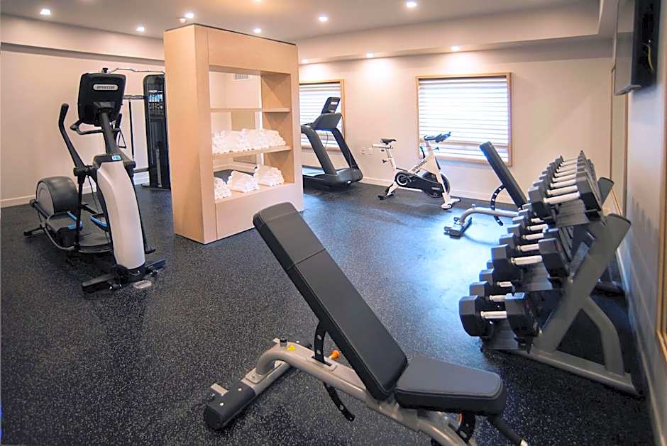 DoubleTree by Hilton St. John's Harbourview