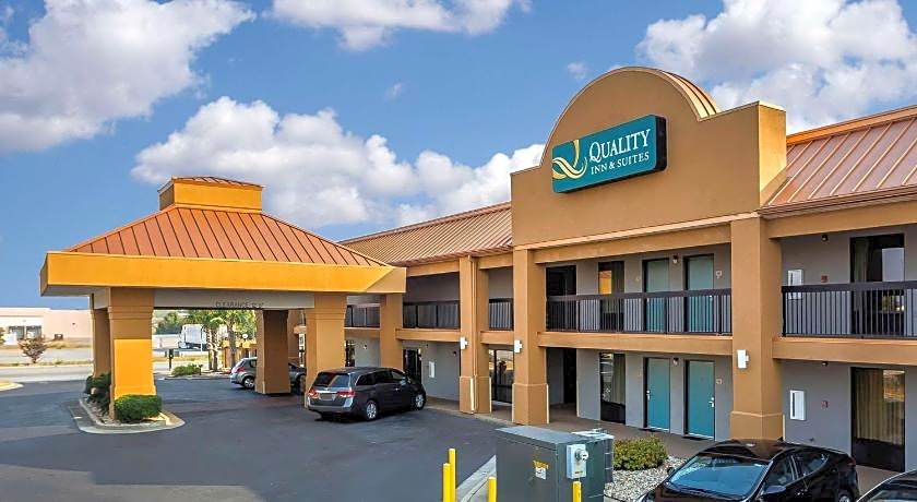 Quality Inn & Suites near Robins Air Force Base