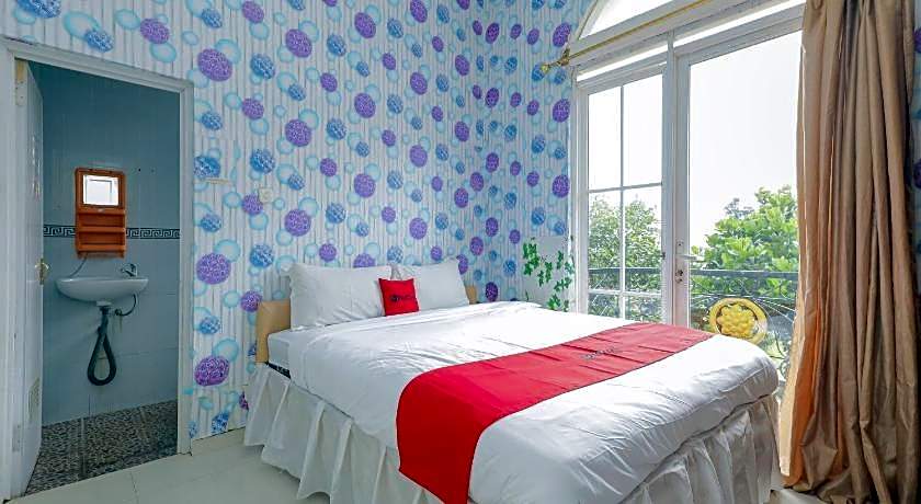RedDoorz @ Villa Puncak Tidar