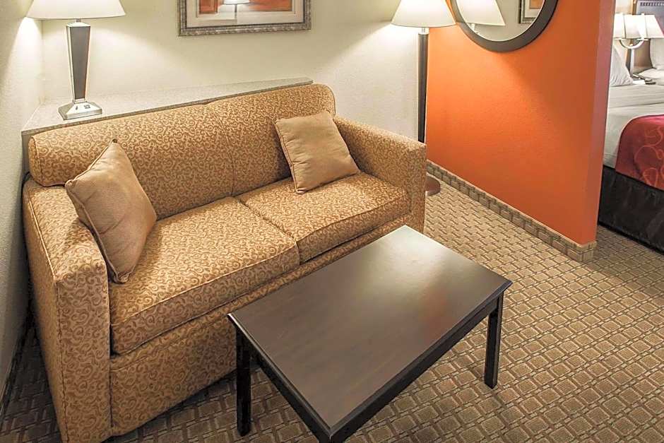 Comfort Suites Bloomington I-55 and I-74