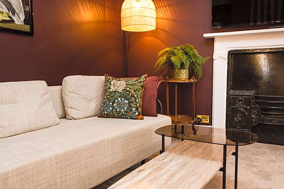 Skeldale House 'All Creatures Great & Small' Luxury Apartments & Studios in Askrigg, Yorkshire Dales