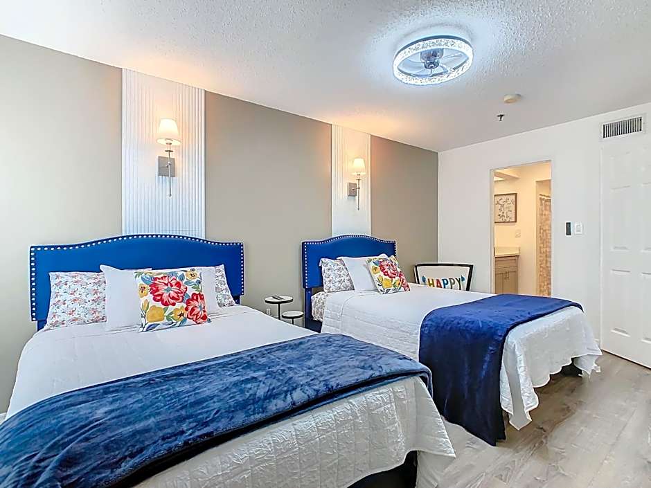 Be Our Guest! 1 Bedroom Condo Near Disney Parks!
