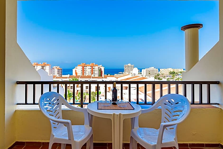 Klayman Olivina Aparthotel