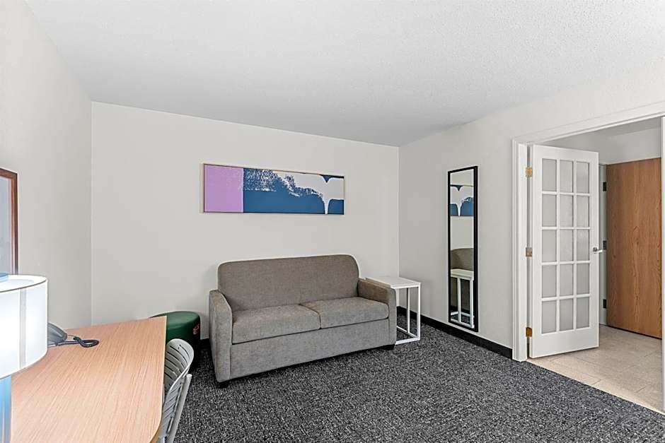 Spark by Hilton Cedar Falls