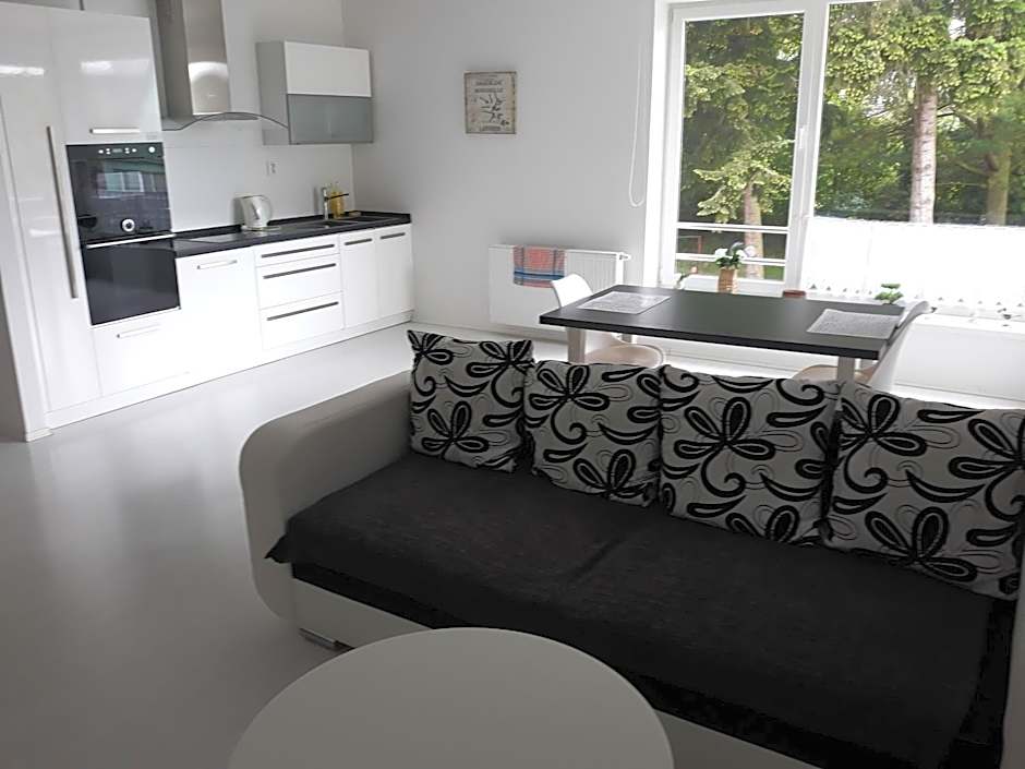 Martin City Stay - Elegant Apartment with Private Parking