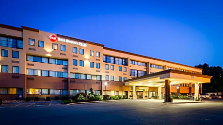 Best Western Plus Reading Inn & Suites