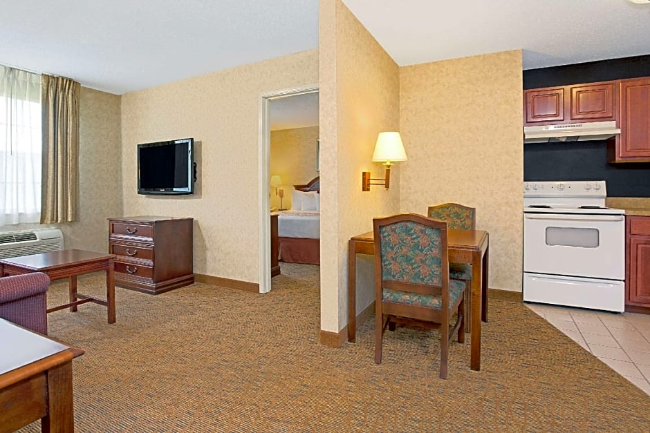 Hawthorn Extended Stay by Wyndham Cincinnati/Sharonville
