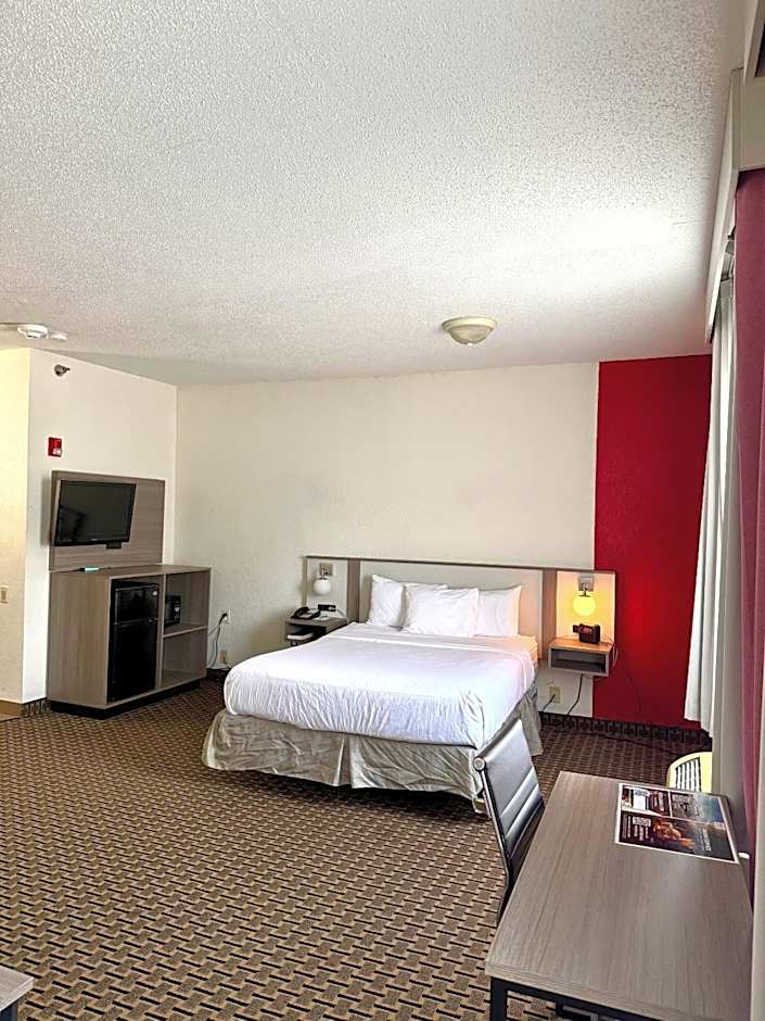 Ramada by Wyndham Glendale Heights/Lombard