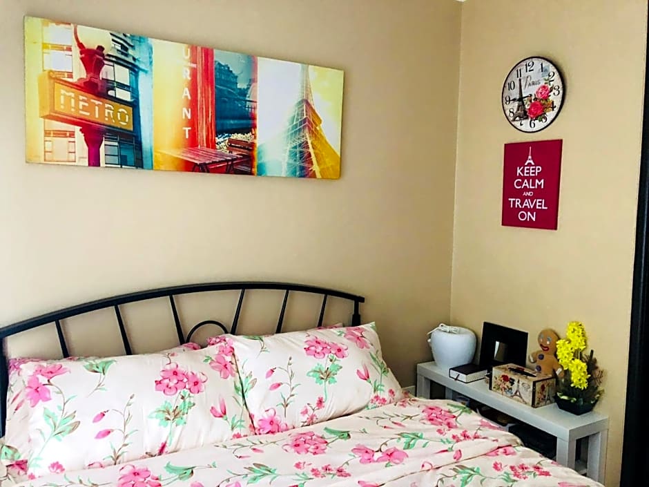 The Breys Courtyards Manor by Goshen