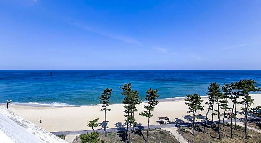 Gyeongpo Soo Hotel