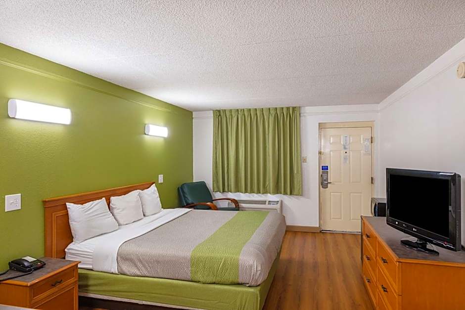 Motel 6-Knoxville, TN