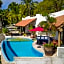 Villa Kiwi. Huge Pool, Steps To Town n Beach. 6 plus BRM 7.5 BTH 3 KCN