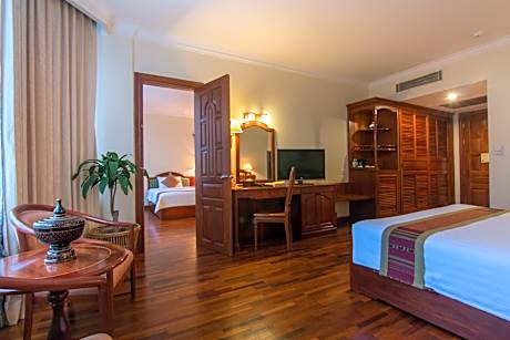 Deluxe Family Room