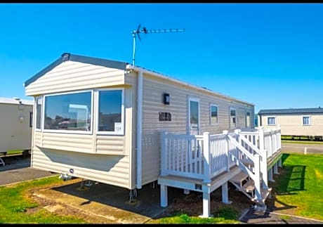 SP158 - Camber Sands Holiday Park - 3 Bedrooms - Second Toilet - Decking - Private Parking