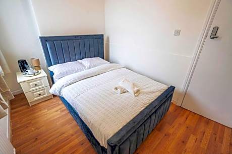 Double Room with Shared Bathroom