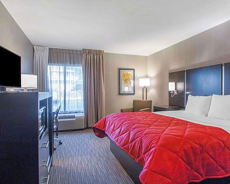 Greenstay Inn & Suites Court View