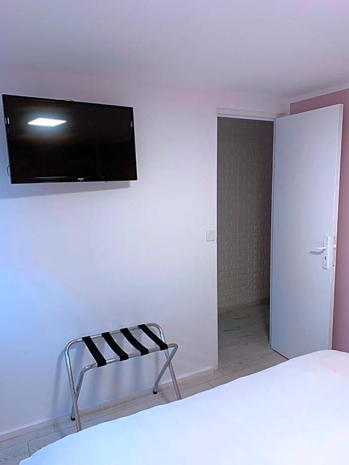 Aix Hotel