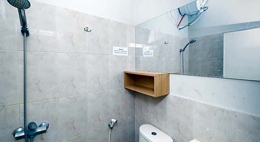 RedDoorz @ Darmo Surabaya