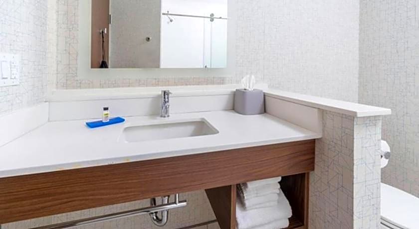 Holiday Inn Express & Suites Brevard - City Center By IHG