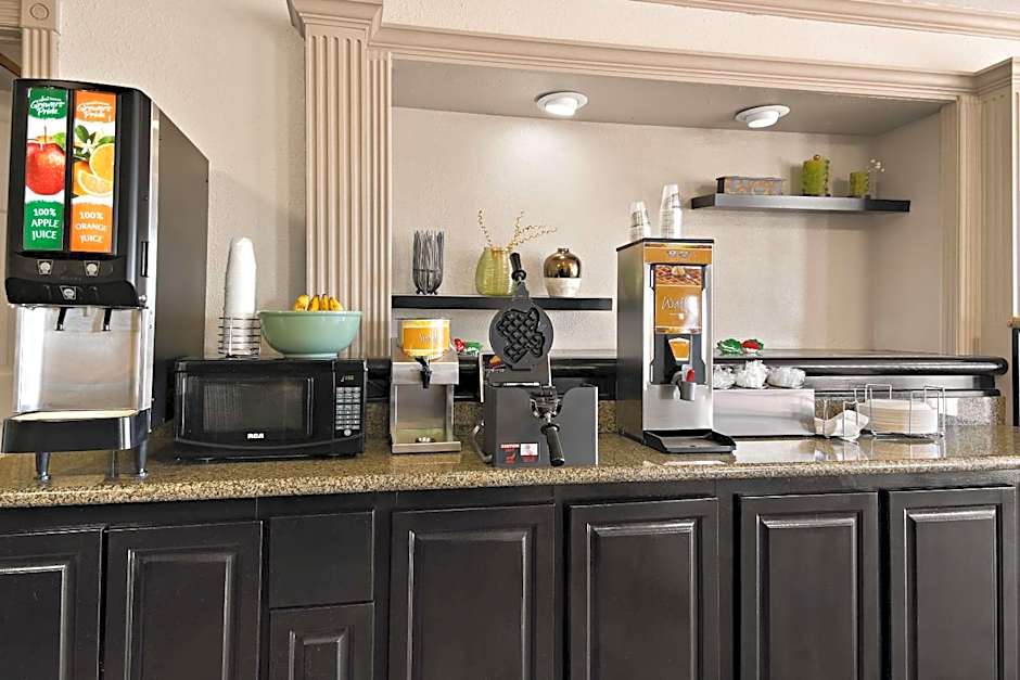 Quality Inn & Suites Weatherford