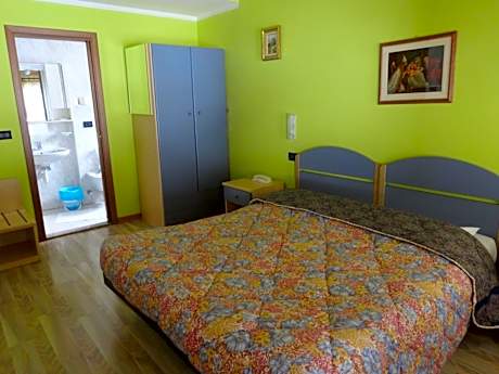 Quadruple Room with Private Bathroom