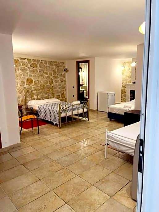 VILLA JUDI SLEEP 10, bedrooms 5, swimming pool