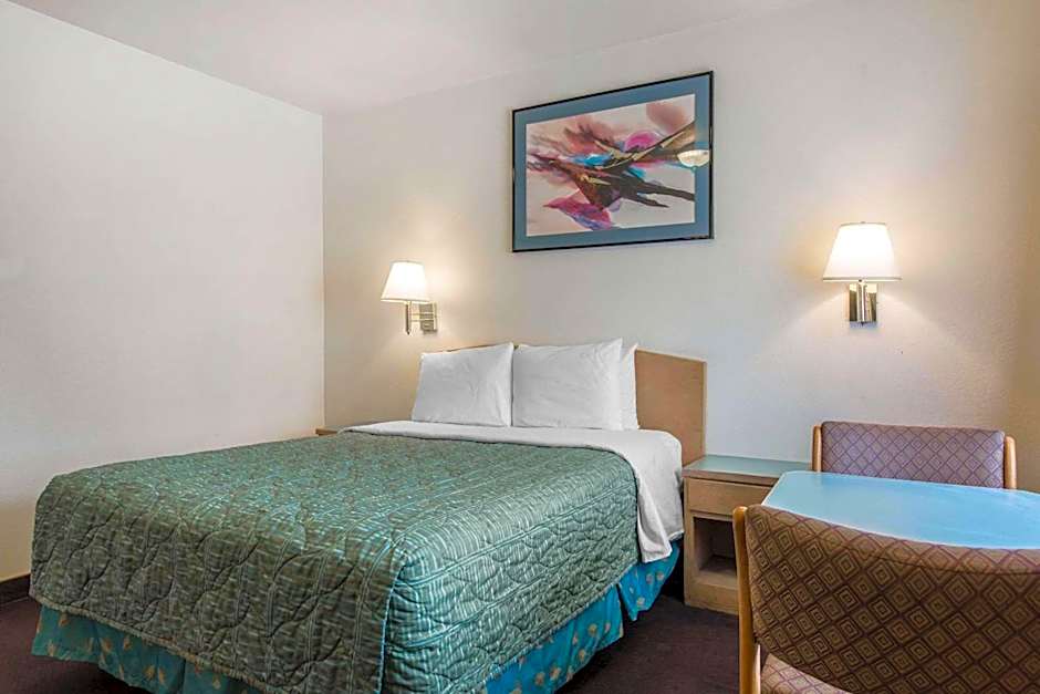 Rodeway Inn Beaumont