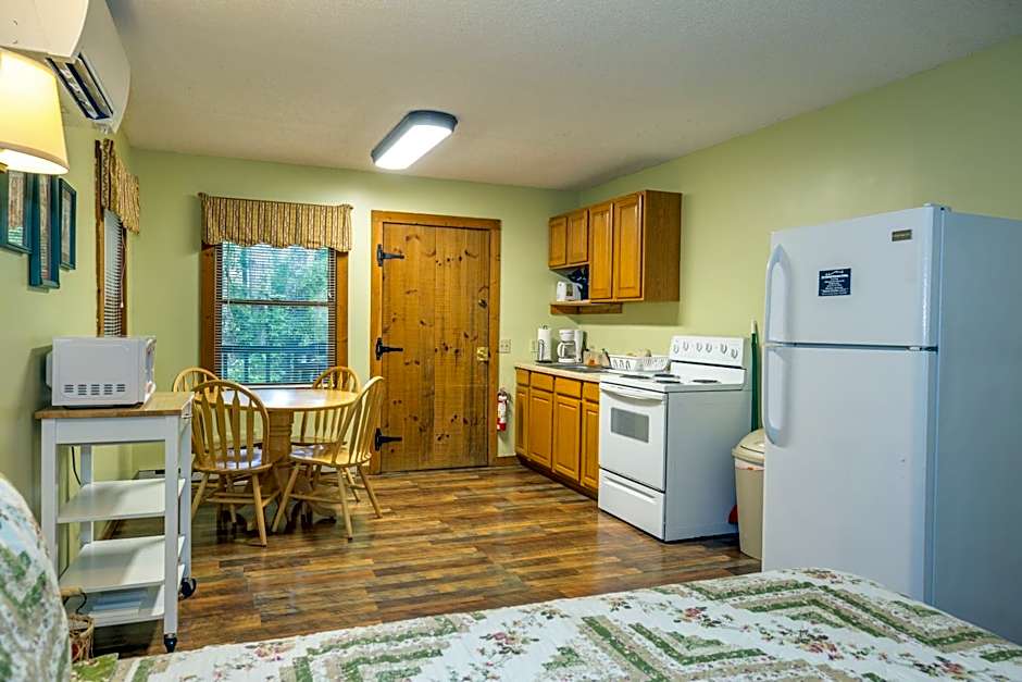 Springmaid Mountain Retreat & Stables