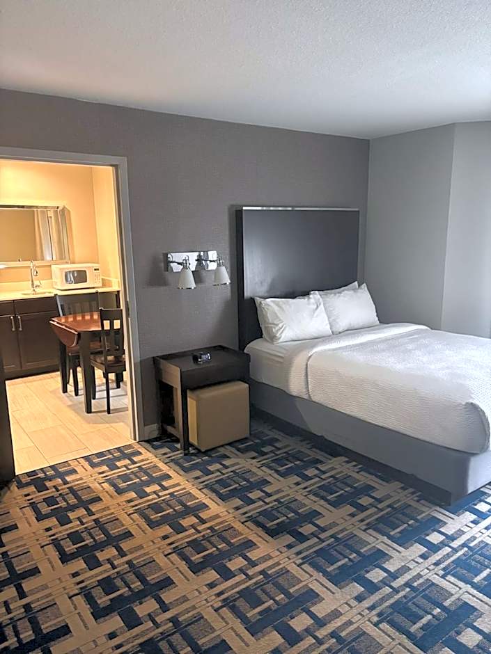 Four Points by Sheraton Charlotte - Lake Norman