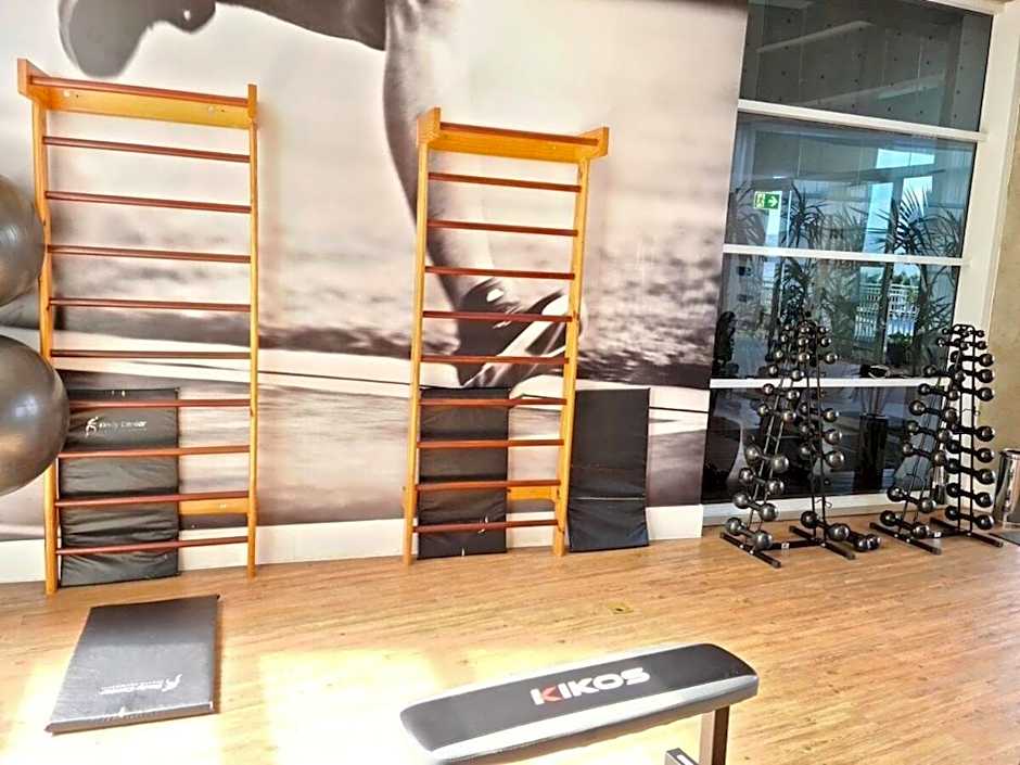 Studio moderno em condomínio de luxo pé na areia