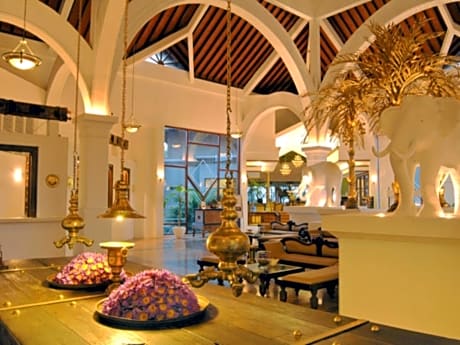 Royal Palms Beach Hotel