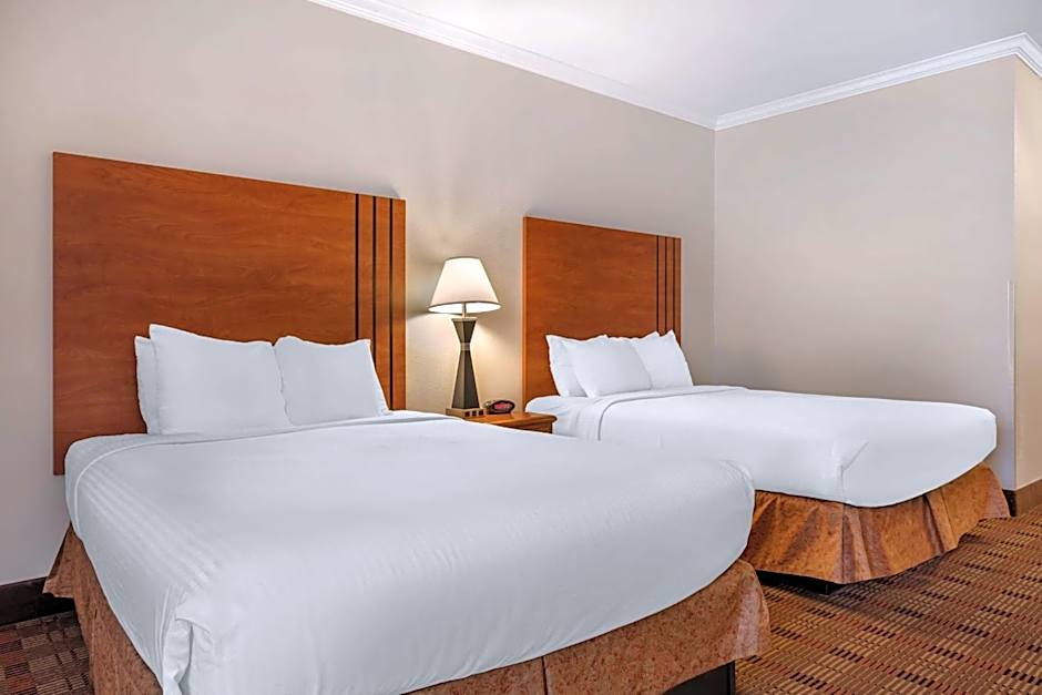 Best Western Clubhouse Inn & Suites