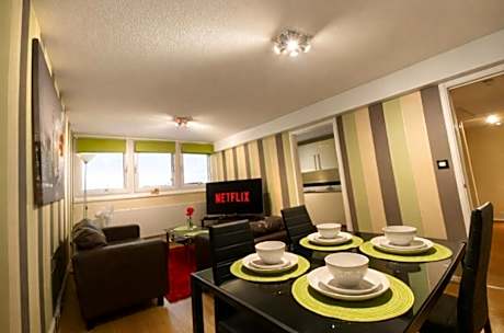 Victoria Centre Apartments in the Victoria Centre Shopping Centre - Nottingham City Centre - 24 hour access - Most Central Location - Kitchen - Opposite Hilton - Parking for Cars or Vans from Five pounds a day