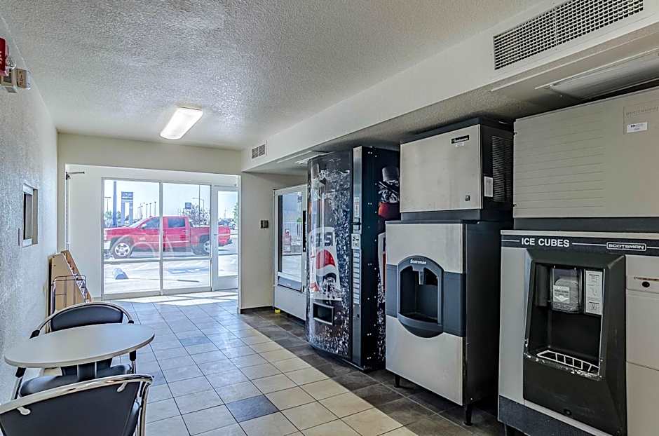 Motel 6 Cheyenne, WY