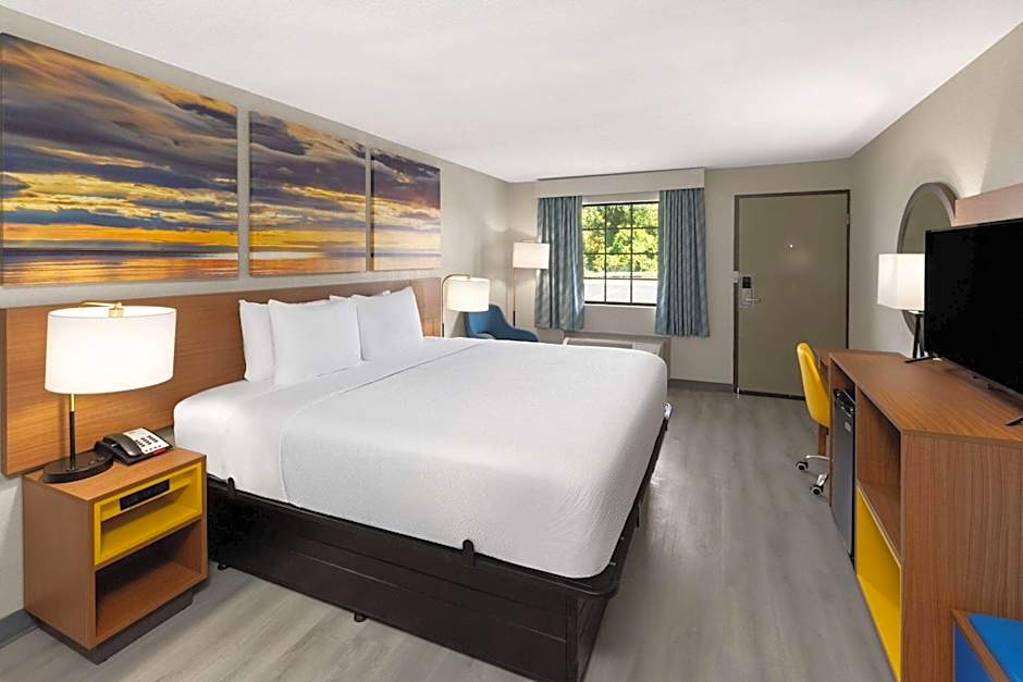 Days Inn & Suites by Wyndham Vicksburg