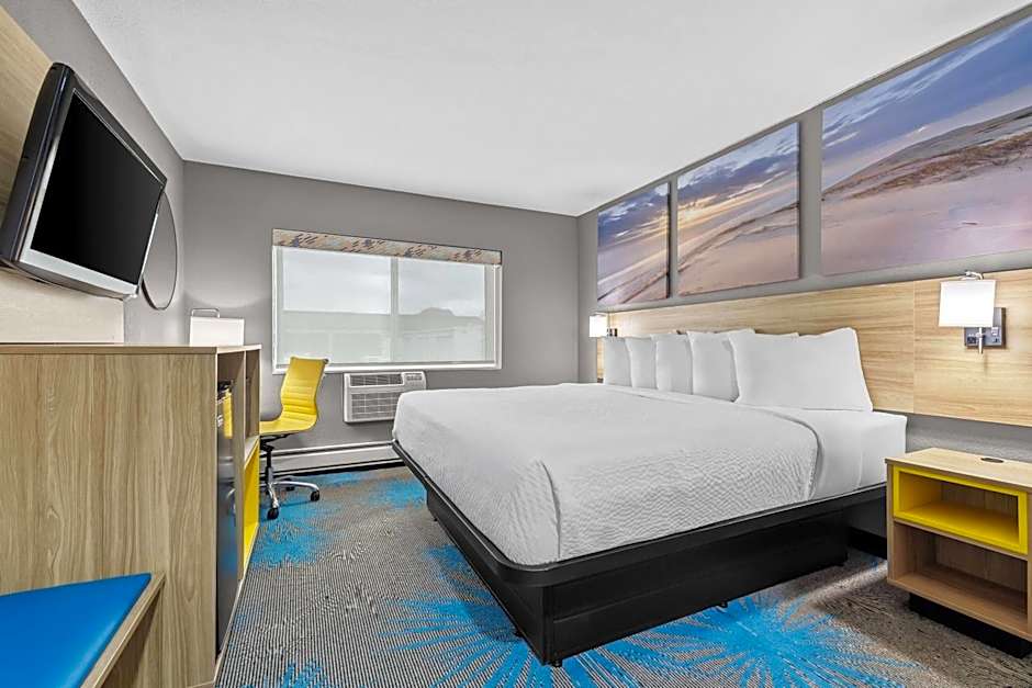 Days Inn by Wyndham La Crosse