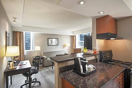 Coast One Bedroom Queen Suite