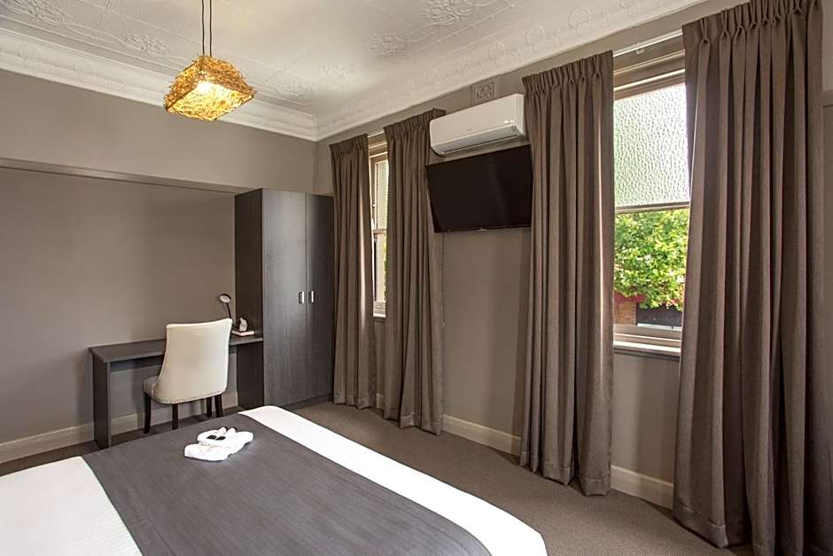 Nags Head Hotel