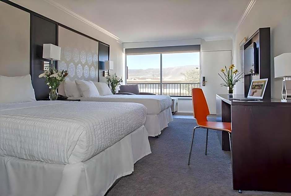 Park Pointe Hotel
